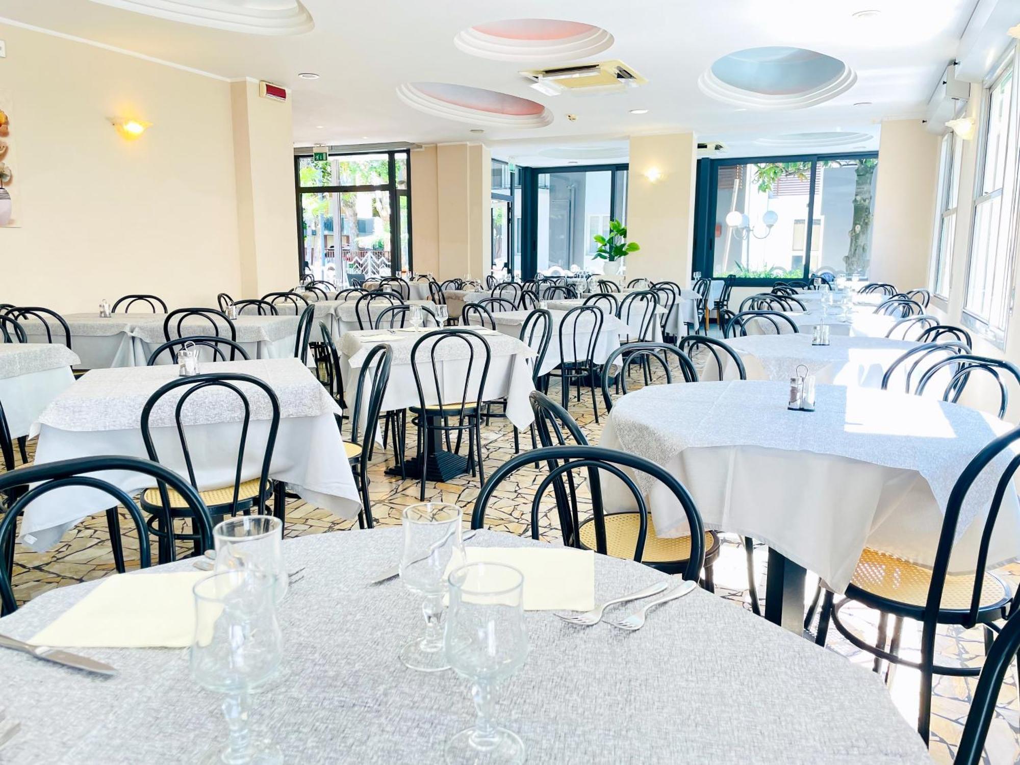 Hotel Bolognese 벨레지아아지마리나 외부 사진